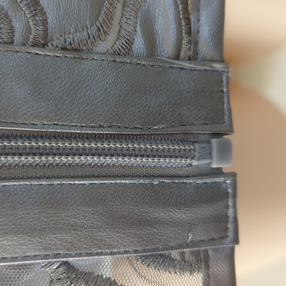 Colleen Lopez Best Dressed Silver Faux Leather And Mesh Jacket - Picture 7 of 16